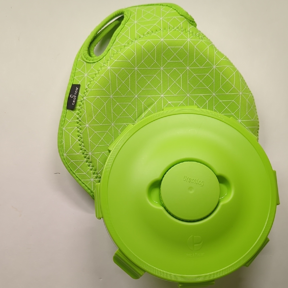 Crofton Salad And Dressing Container With Zippered Neoprene Carry Tote New